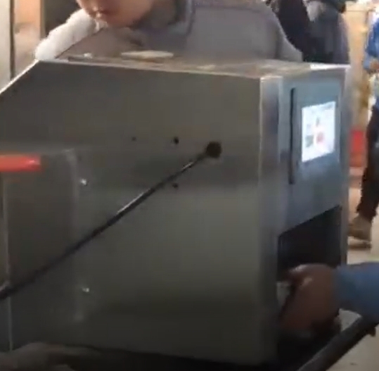 上超智能打菜機(jī)，精準(zhǔn)高效省人力